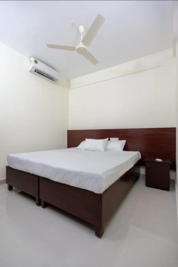 Masterkey Deluxe Rooms Kochi Esterno foto