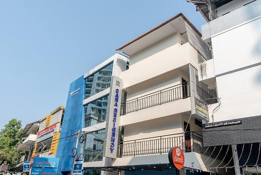Masterkey Deluxe Rooms Kochi Esterno foto