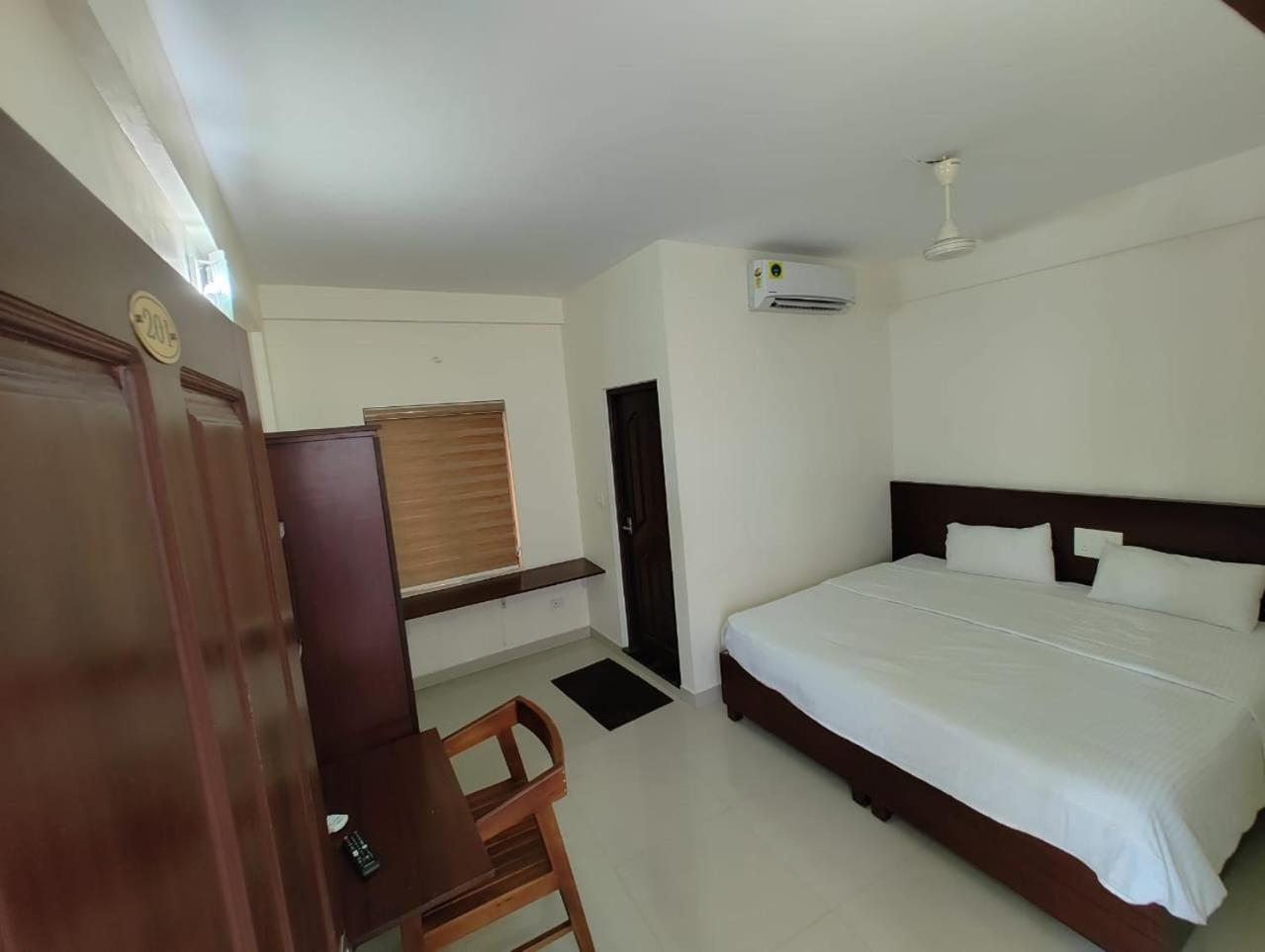 Masterkey Deluxe Rooms Kochi Esterno foto
